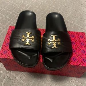 Everly anatomy mix cloud pool slides